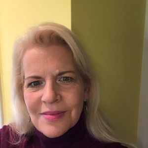 Meet your Posher, Roxanne